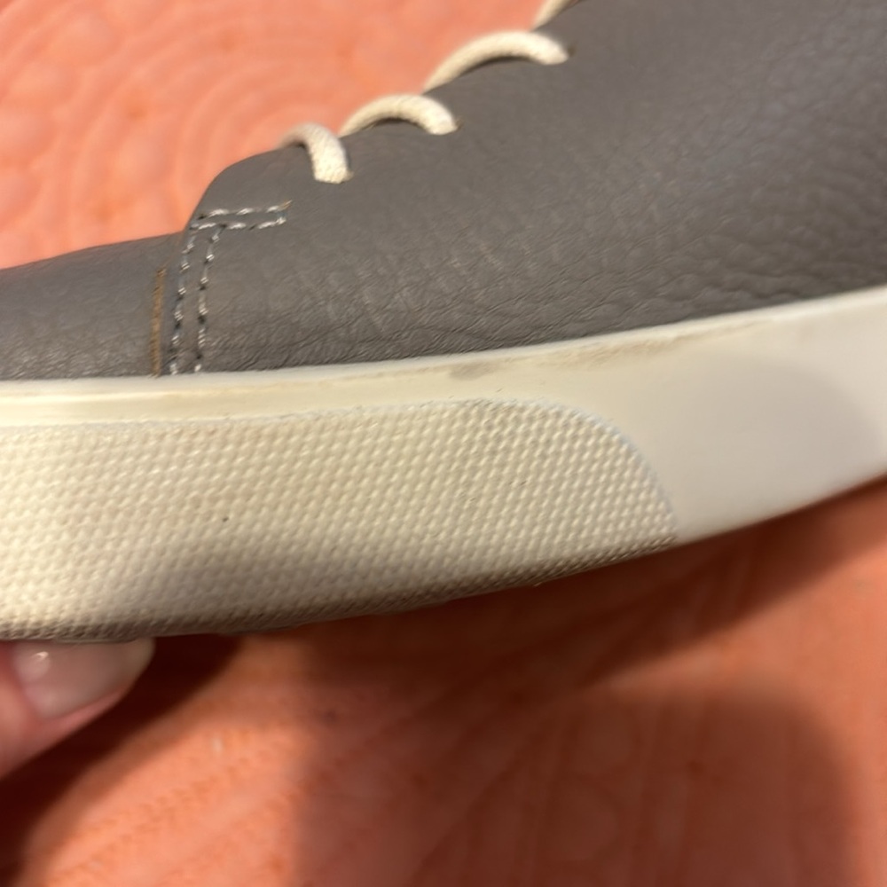 Ecco size 9 gray soft leather sneakers. Only worn a few times. - Picture 9 of 12
